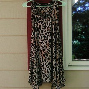 Sz. L Isabella Rodriguez Leopard Top With Pockets!